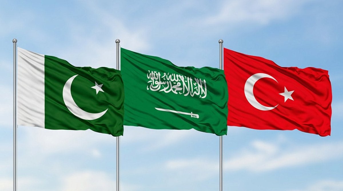 Arábia Saudita, Turquia e Paquistão vão assinar acordo de defesa mútua