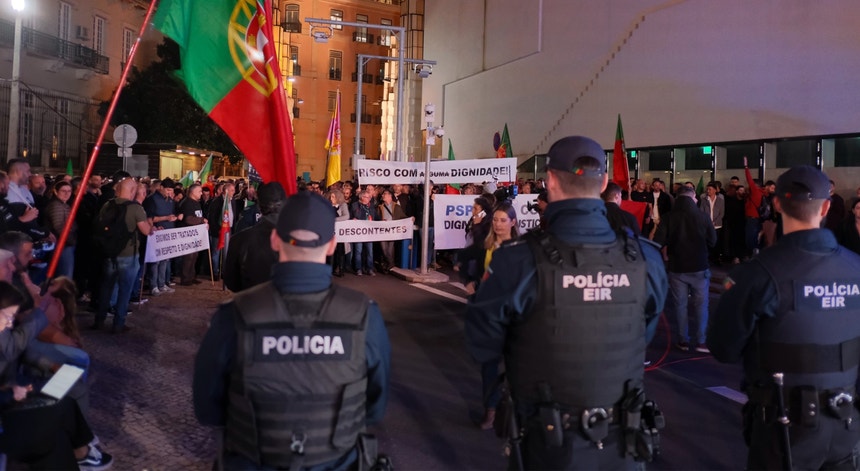 Os efetivos das forças de segurança pretendem ser recebidos pelo vencedor das legislativas logo após o ato eleitoral
