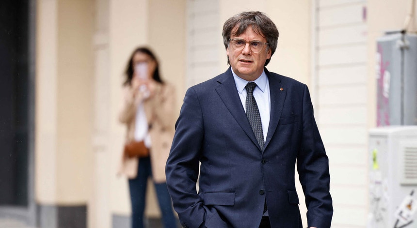 Imagem de Supremo espanhol revoga mandado de detenção contra Carles Puigdemont