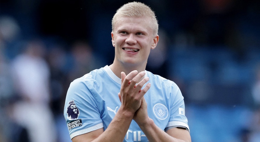 Imagem de Manchester City vence antes de visitar o Dragão