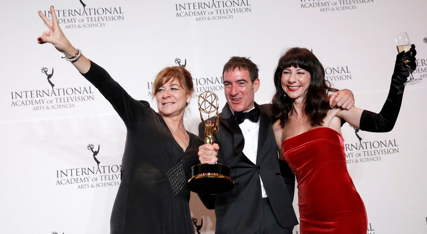 A série espanhola "La casa de papel" venceu a categoria de melhor série dramática
