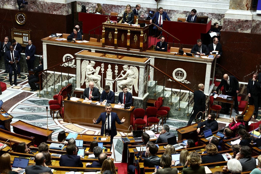 Debate na Assembleia Nacional de França sobre a imigração
