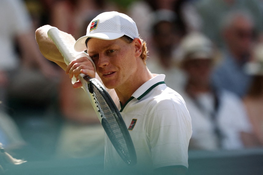 Imagem de Líder mundial de ténis Jannik Sinner falha Open dos Estados Unidos por lesão