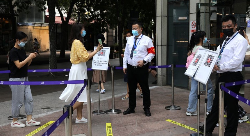 Na China as medidas de combate ao novo coronavírus não abrandam 
