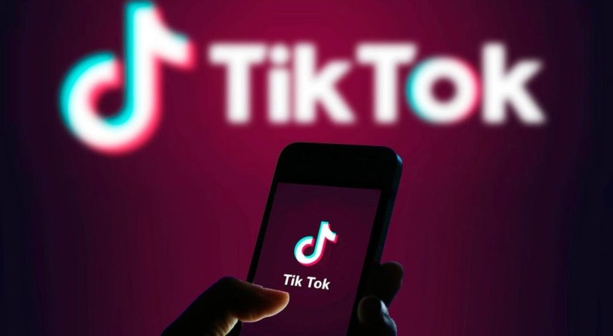 Os EUA dão um mês às agências do governo para eliminarem a rede social TikTok
