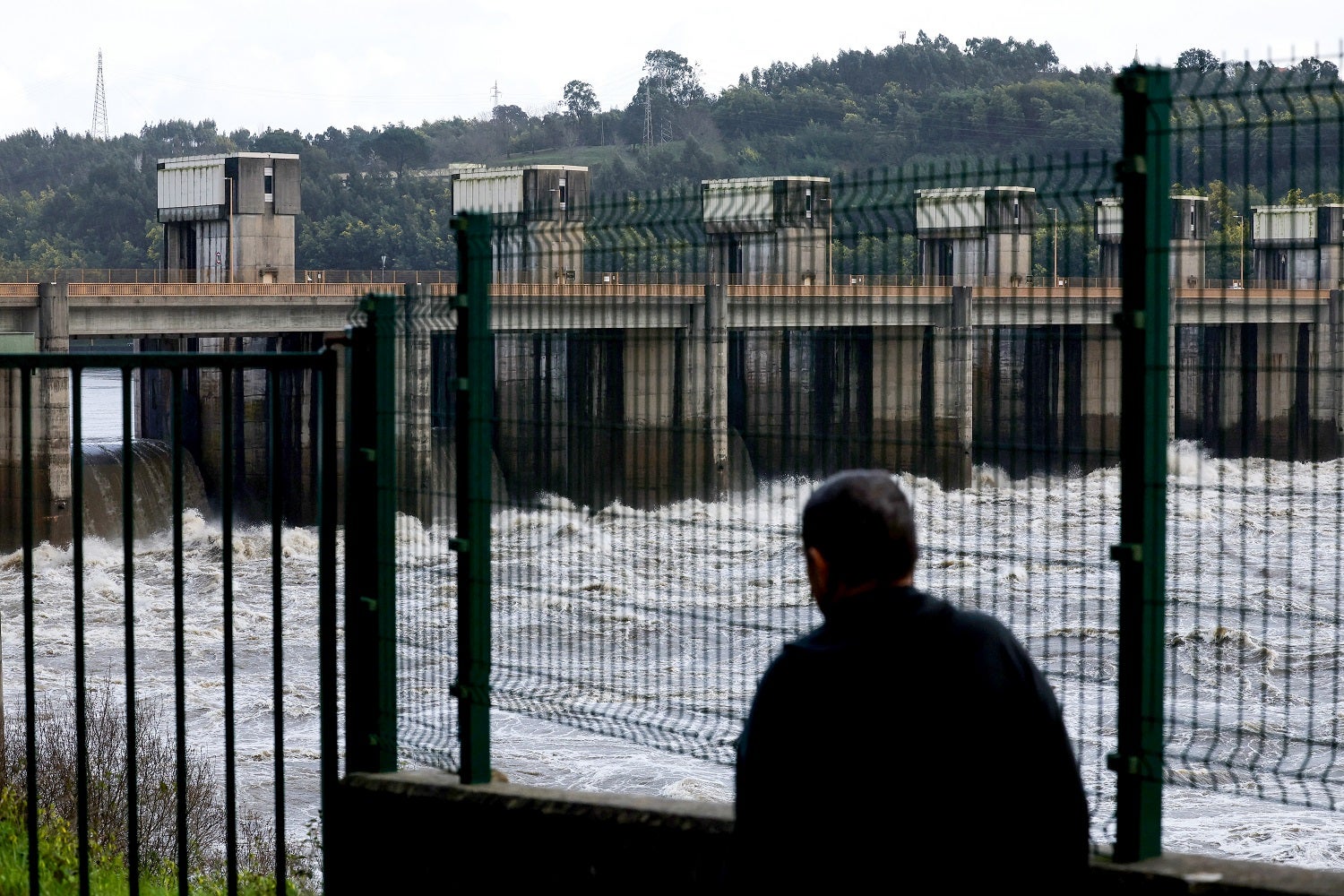 Intense, persistent rain and strong winds until Wednesday. Civil Protection warns of flood risk