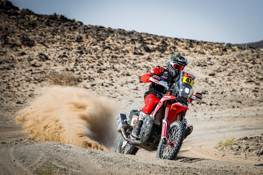 Dakar21 Kevin Benavides Vence 5 ª Etapa E Lidera Nas Motos