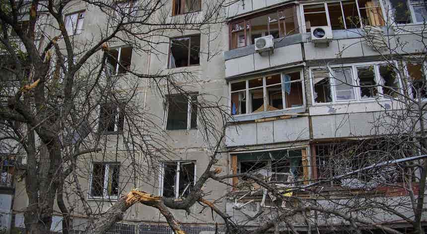 Bombardeamentos russos causam cinco mortos e 11 feridos em Donetsk