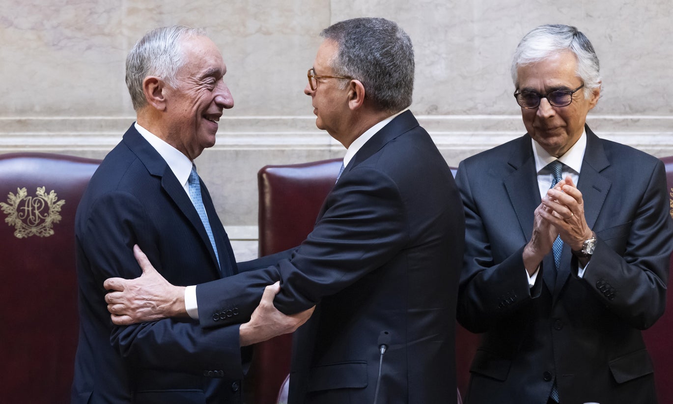 Seguro e Marcelo trocam de posi��es