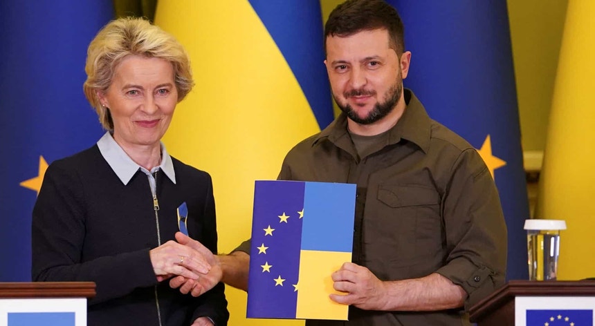 Os líderes da UE decidem sobre o processo de candidatura da Ucrânia ao bloco europeu
