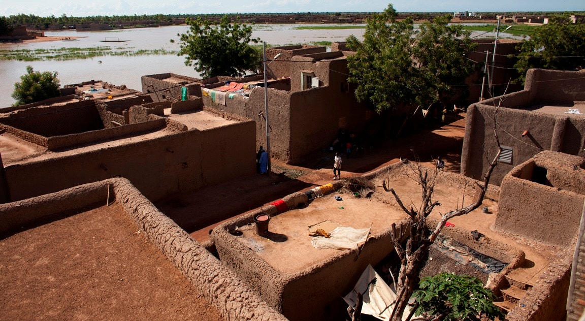  Mali, Djenn&eacute;, repara&ccedil;&atilde;o das habita&ccedil;&otilde;es com tijolos de barro | Joe Penney - Reuters 