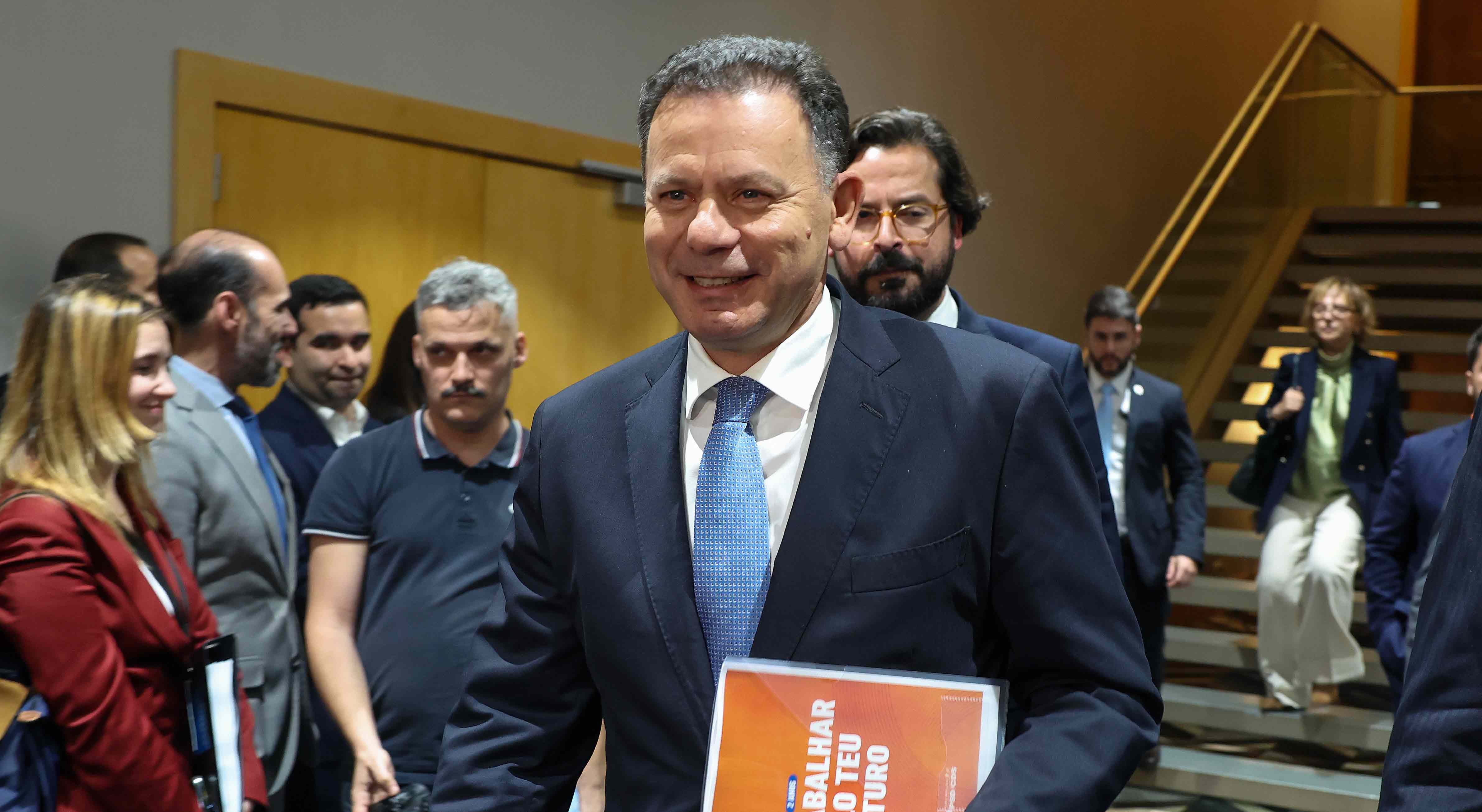 Primeiro-ministro diz que Governo continuará 