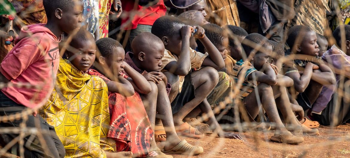UE organiza oito voos humanitários para Darfur para apoiar população