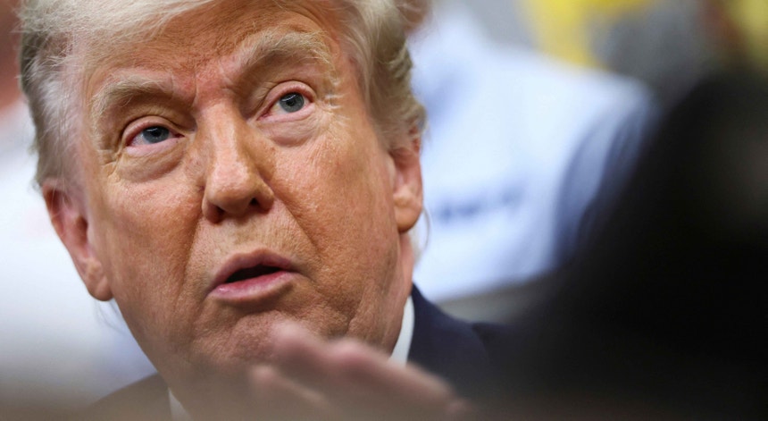 Imagem de Donald Trump lucrou mais de mil milhões de dólares com criptomoedas em 2025