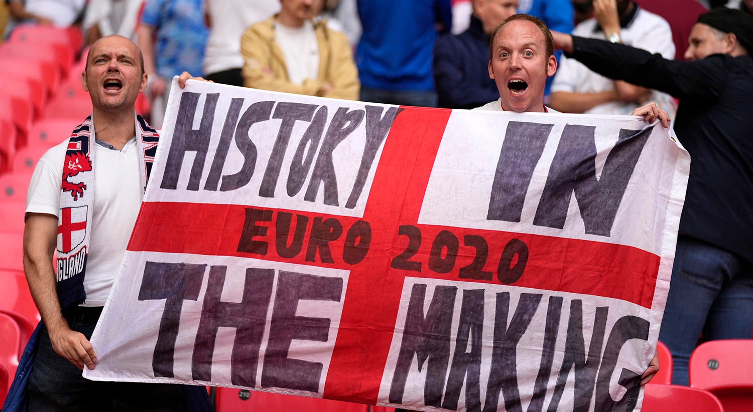  Adeptos ingleses. | Foto: Frank Augstein - Reuters 