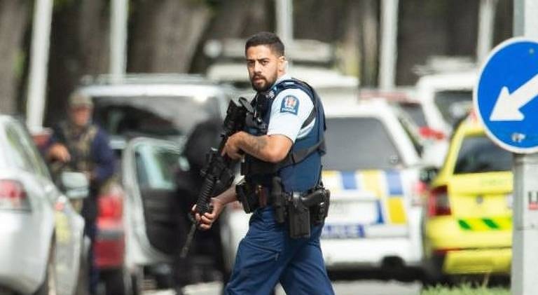 Homem armado com machado fere quatro pessoas em restaurantes na Nova Zelândia