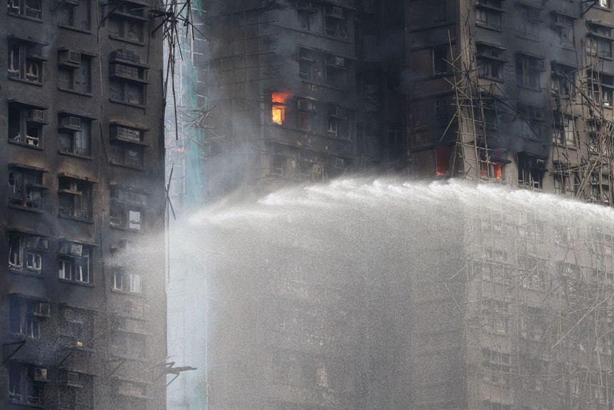 Imagem de Novo balanço aponta para 55 mortos no incêndio mais mortífero de Hong Kong