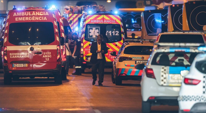Imagem de Dois mortos e 16 feridos em acidente com autocarro em Agualva-Cacém