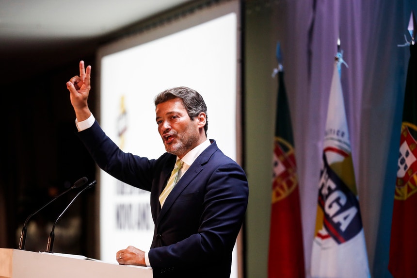 Imagem de André Ventura alerta para eventual corte de pensões e insiste na redução da idade da reforma