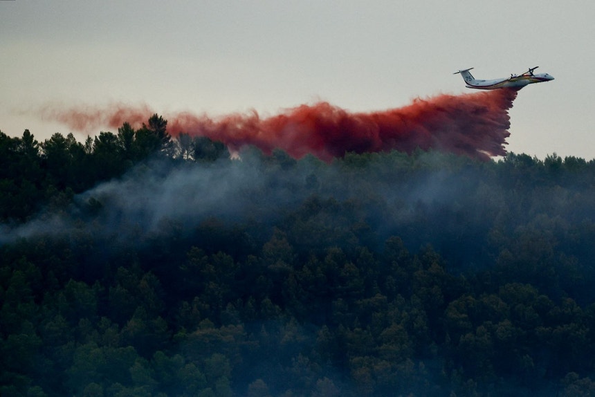 Imagem de Quase 260.000 pessoas retiradas de casa devido aos incêndios em Espanha e França