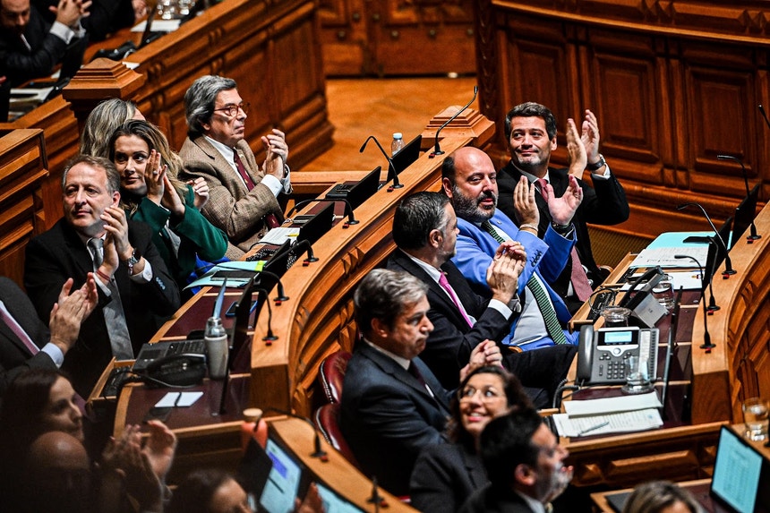 Ministro da Educação no Parlamento. Sessão recentrou-se na forma como decorria o debate