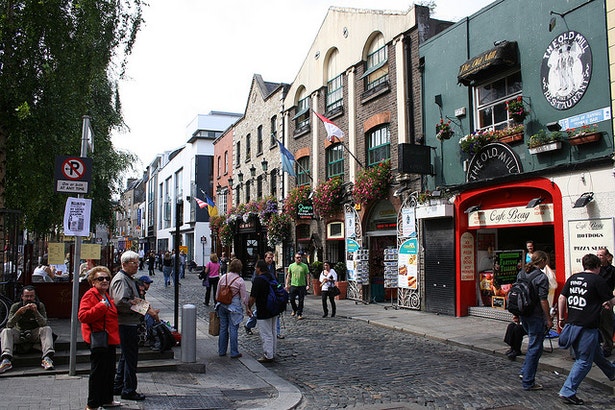  5&ordm; Na Irlanda 99 por cento das mulheres s&atilde;o alfabetizadas. 