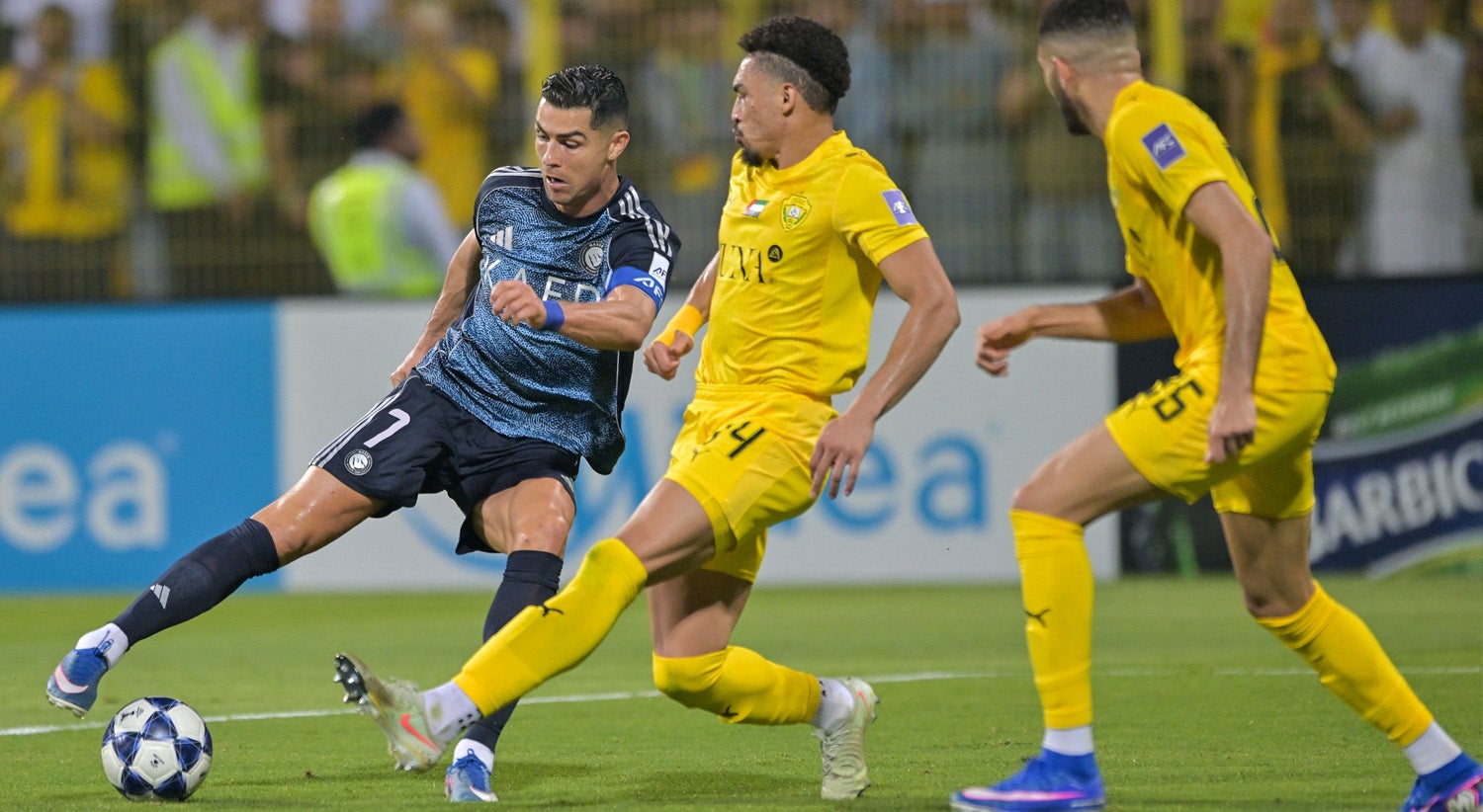 Al Nassr goleia e Ronaldo volta a faturar
