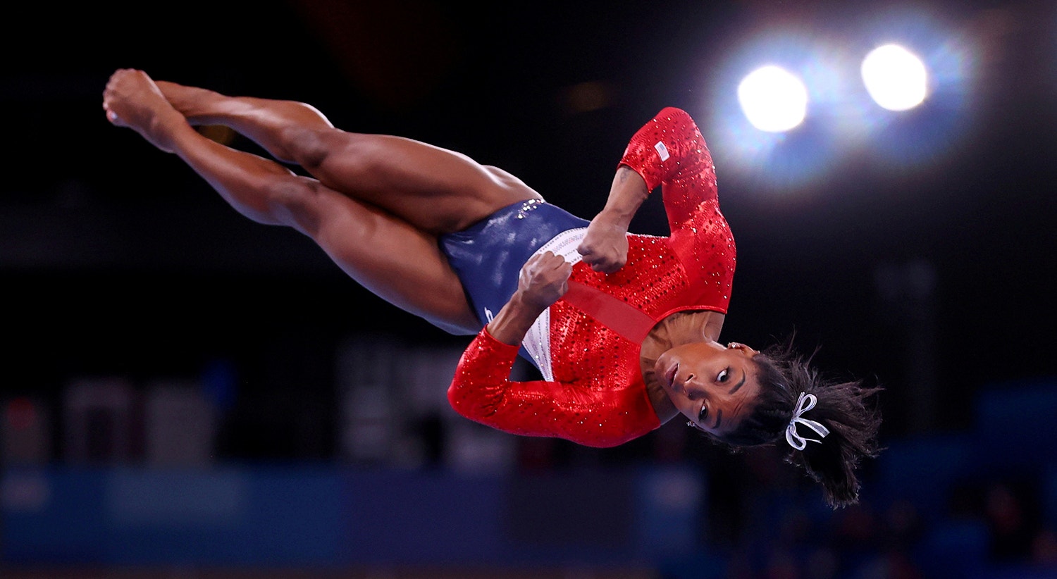 Depois desta prova, Simone Biles desistiu das competi&ccedil;&otilde;es seguintes, trouxe &agrave; tona os problemas mentais, como a depress&atilde;o, que podem afetar os atletas de alta competi&ccedil;&atilde;o. A atleta acabou por fazer as pazes com a sua mente e regressou &agrave; competi&ccedil;&atilde;o de trave de equil&iacute;brio arrecadando uma medalha de bronze. | Foto: Lindsey Wasson - Reuters 
