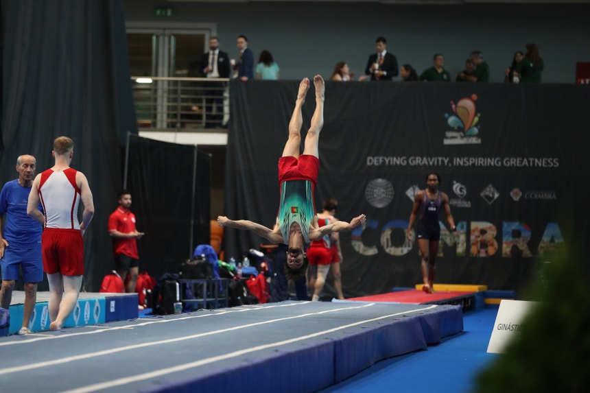 Ginasta Vasco Peso sagra-se campeão europeu em tumbling sénior masculino