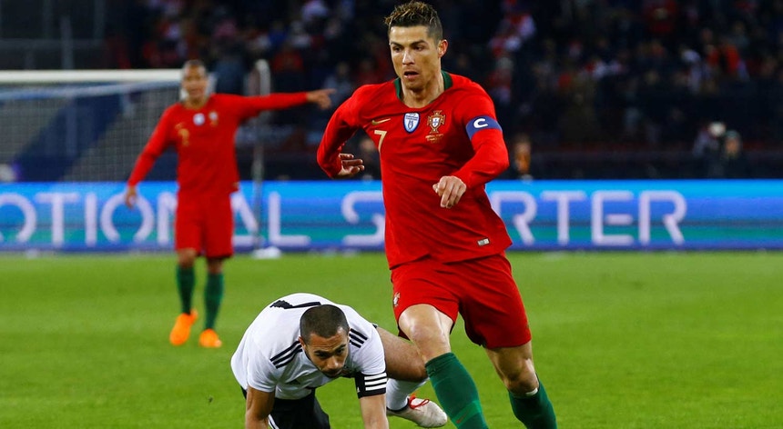 O golo 999 foi marcado na passada sexta-feira por Ronaldo, frente ao Egito.
