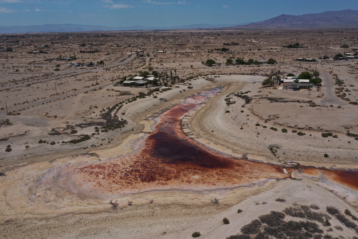  Canal evaporado, restam res&iacute;duos t&oacute;xicos | Aude Guerrucci - Reuters 