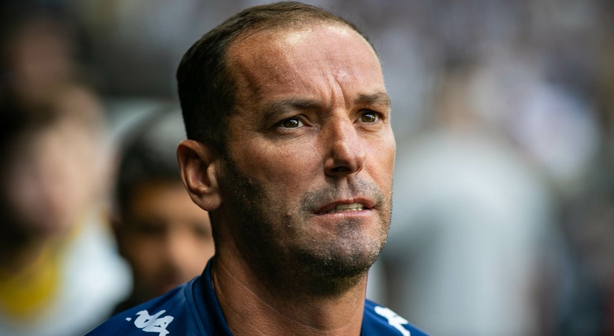 Petit é o novo treinador do Santa Clara