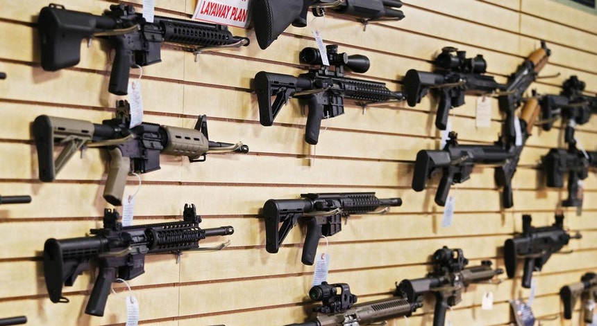 O Senado dos EUA aprovou um projeto para restringir o acesso a armas de fogo
				
