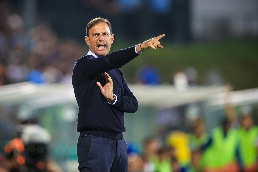 Imagem de Treinador do Rio Ave rejeita Benfica em crise e aponta para 