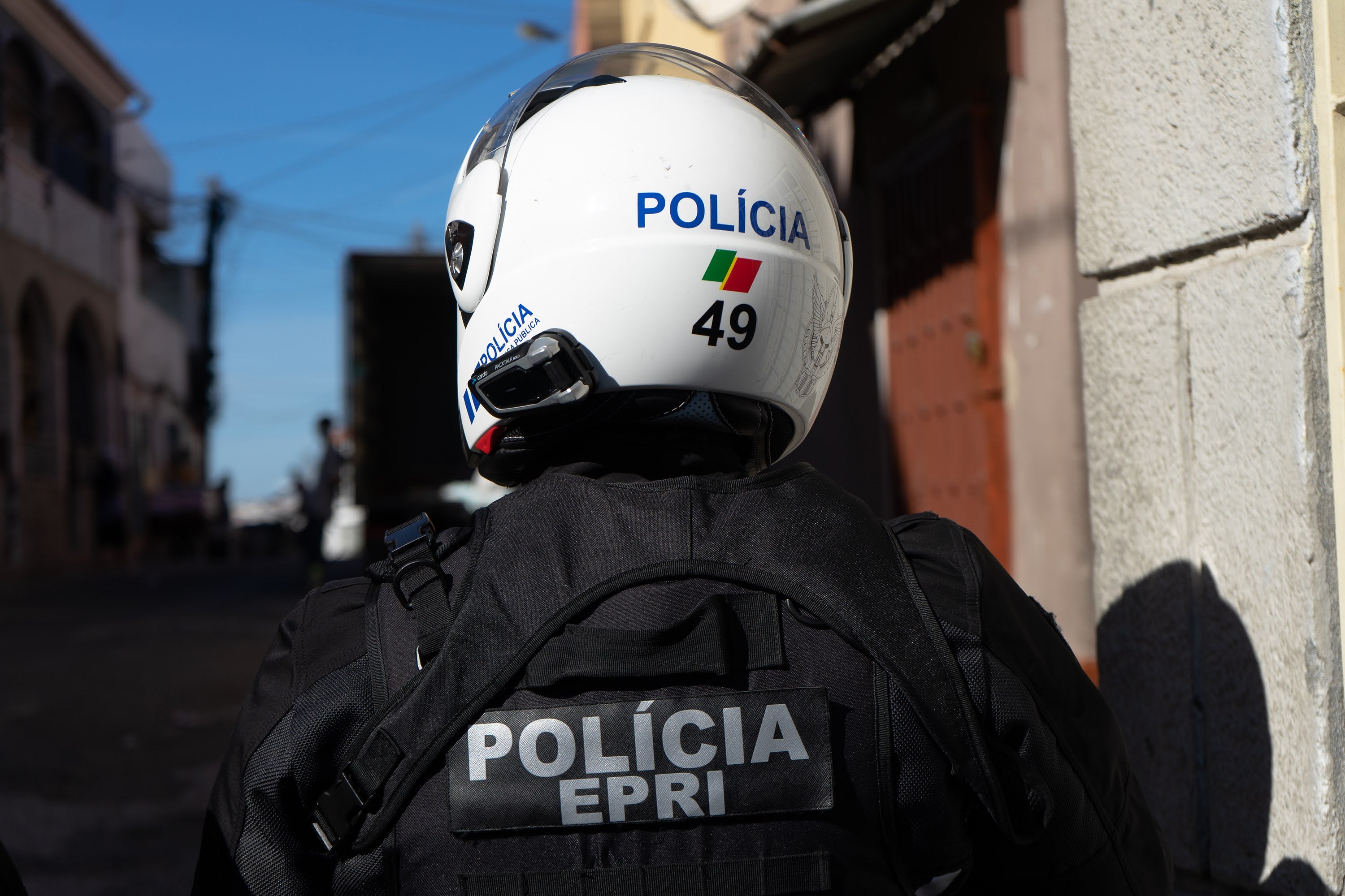 Policía detiene a 10 integrantes de barra brava del Benfica por agresiones