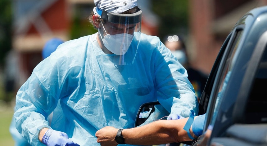 Os norte-americanos procuram ser rigorosos na adoção de medidas de rastreio da pandemia
