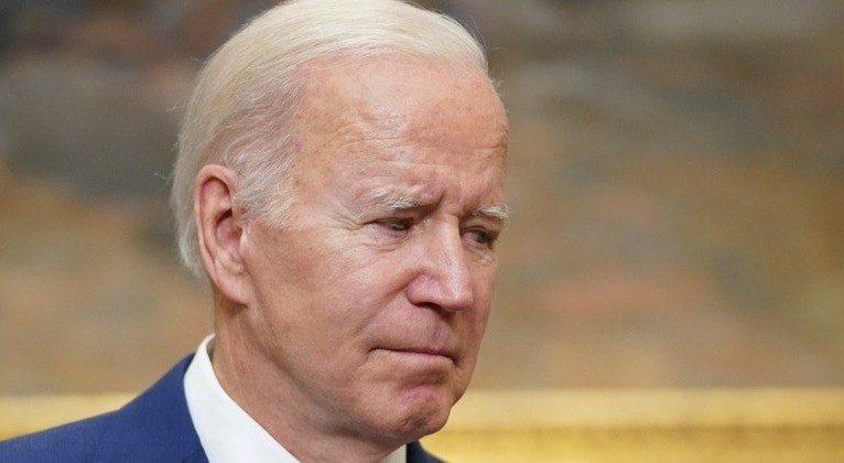 Biden apela aos EUA para que enfrente o "lobby" das armas 
				
