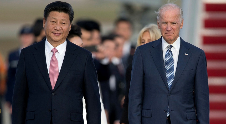 Xi Jinping e Joe Biden vão falar esta sexta-feira por telefone
