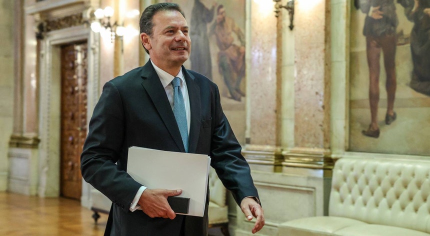 Portugal's New Nationality Law: A 'Balanced Solution' to Restore Order, Says PM Montenegro