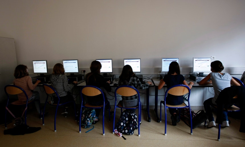 Imagem de Provas digitais escolares. Continua a haver problemas na qualidade da rede informática