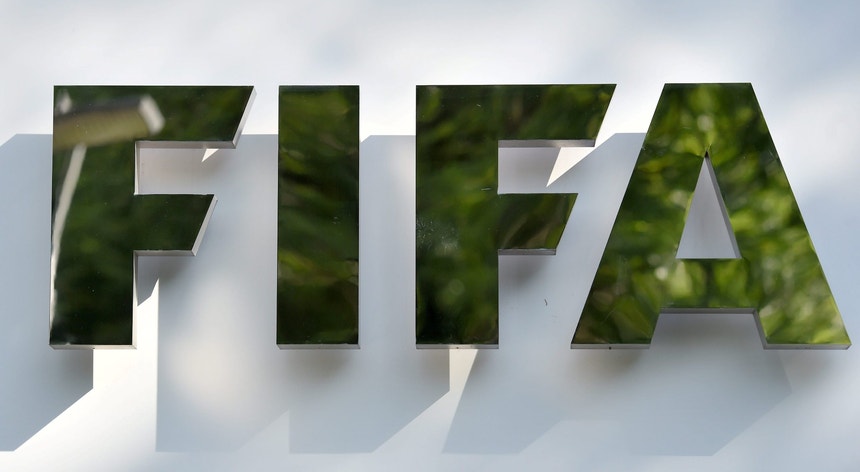 A Comissão de Ética da FIFA anunciou a doação de 48 relógios antes do Mundial 2014

