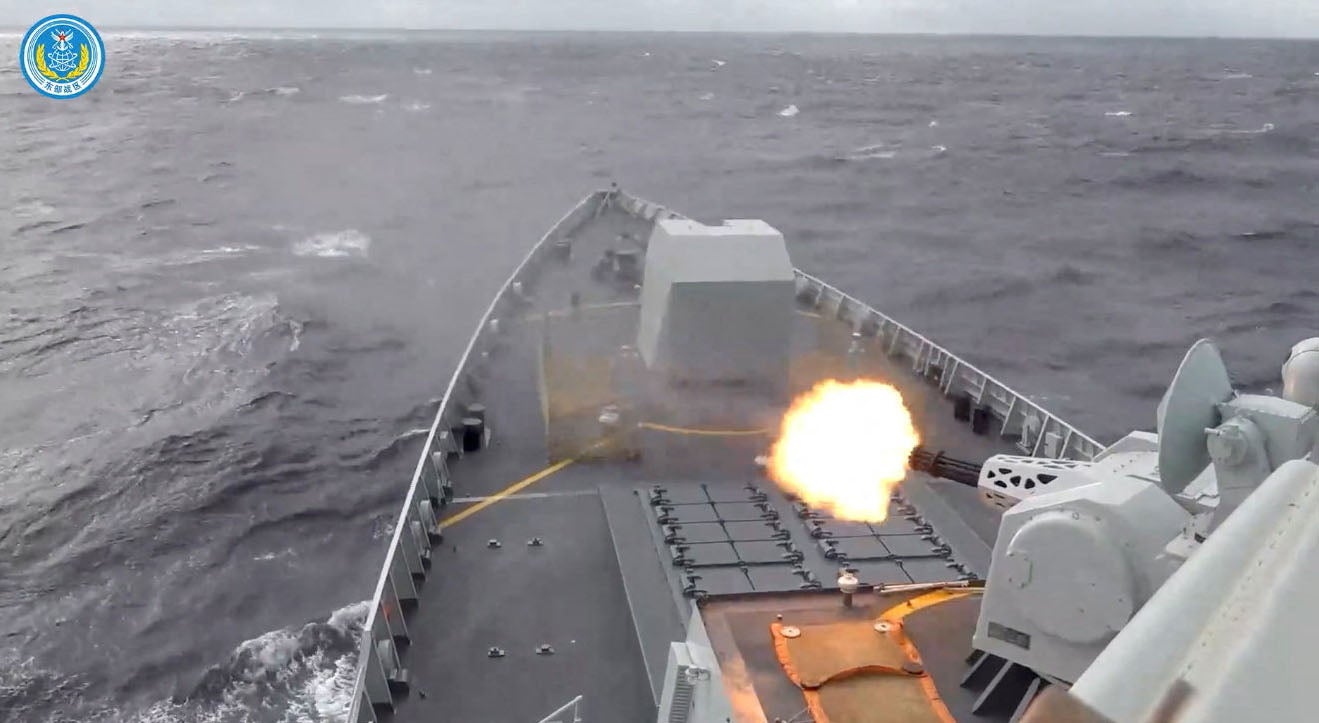 "Severo castigo". China lança exercícios militares em torno de Taiwan para avisar "forças separatistas"