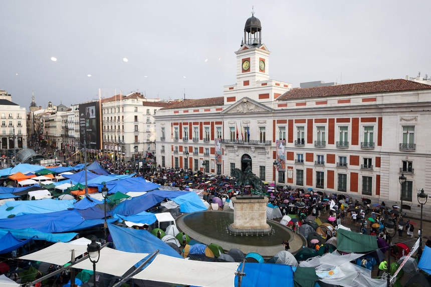 Governo espanhol pressionado nas ruas a aprovar hoje decreto para habitação
