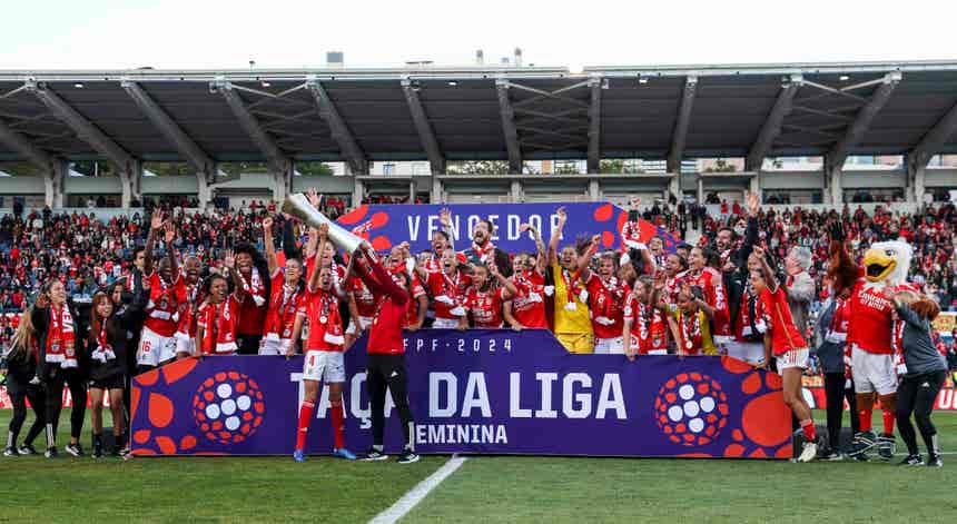 Benfica vence Sporting e conquista a Taa da Liga feminina