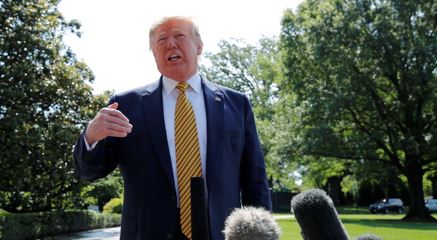 "Acho que querem fazer um acordo", considerou Trump em relação a Teerão
