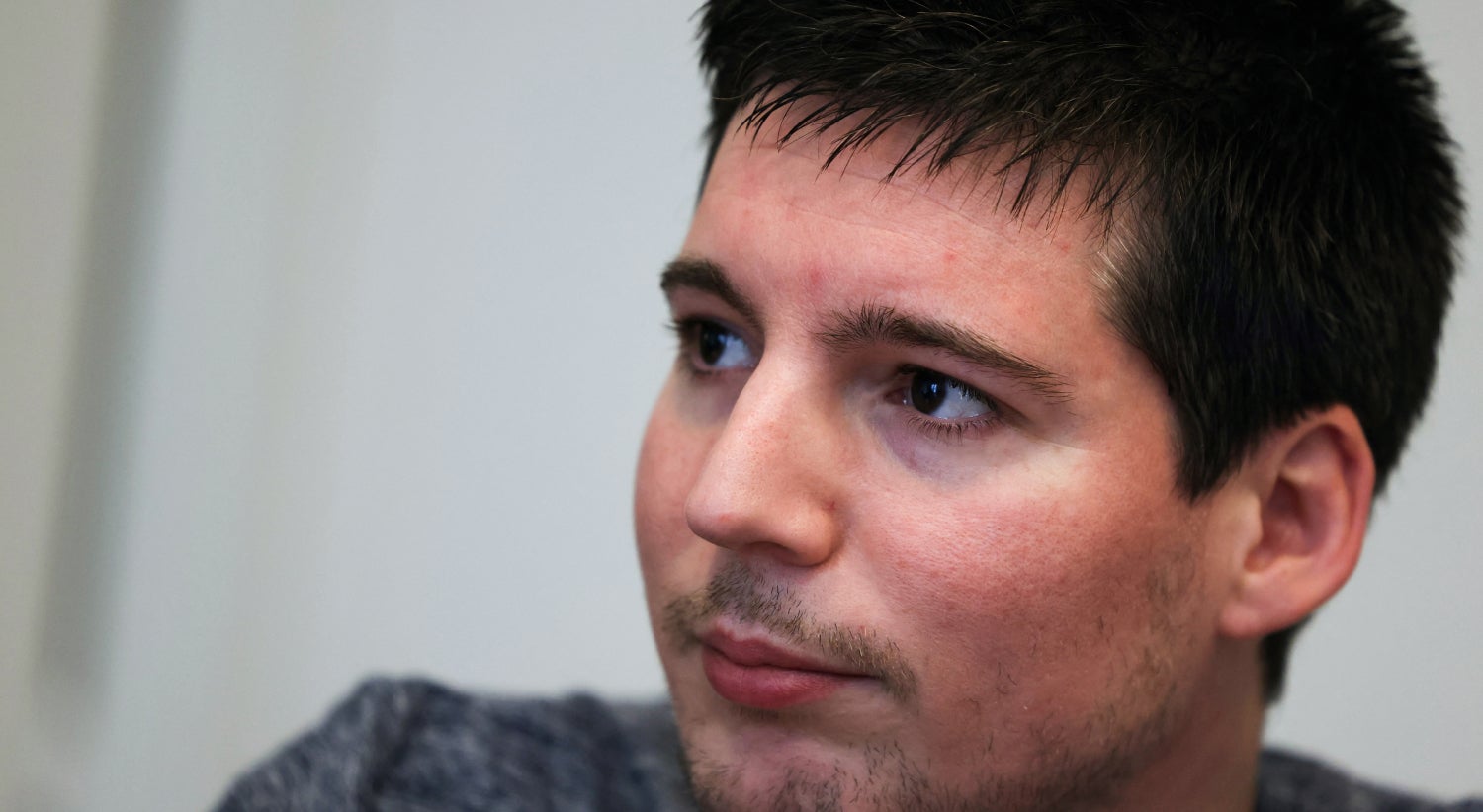 Advogados de Rui Pinto apelam às autoridades para que reconsiderem retirada de segurança
