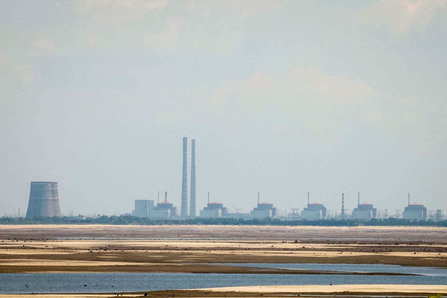 AIEA. Drone atinge laboratório externo da central nuclear de Zaporizhzhia