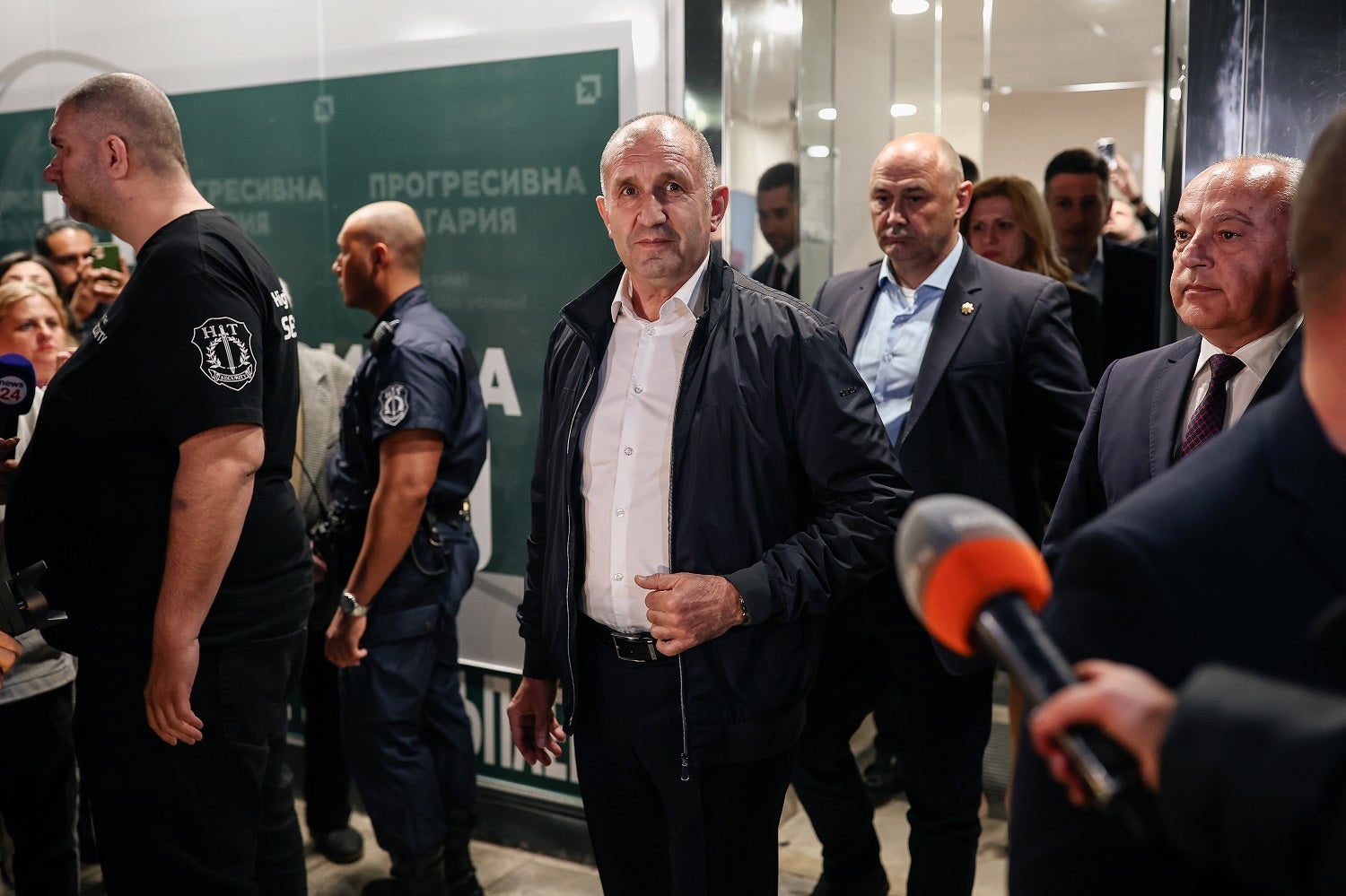 Rumen Radev vence legislativas e promete nova era na Bulgária