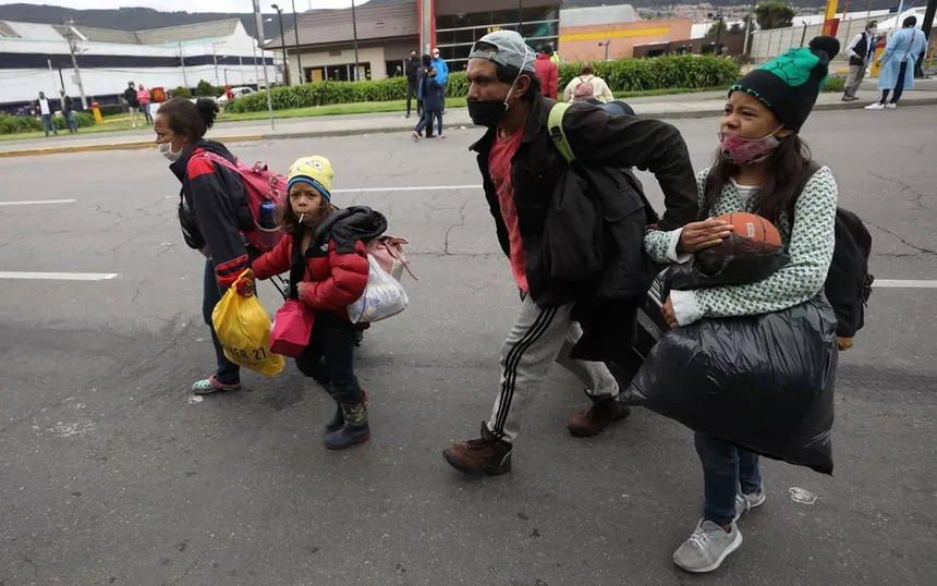 São muitos os venezuelanos que abandonam diariamente o país à procura de uma vida melhor
