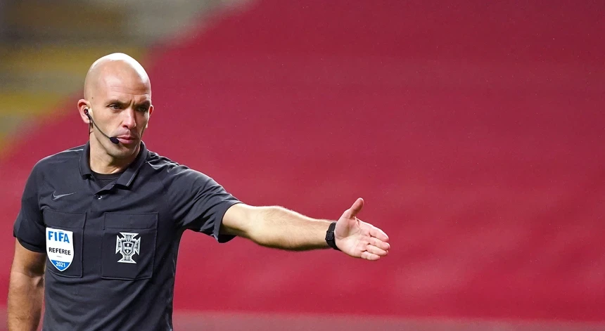 Luís Godinho foi o escolhido para arbitrar o jogo no Estádio José Alvalade
